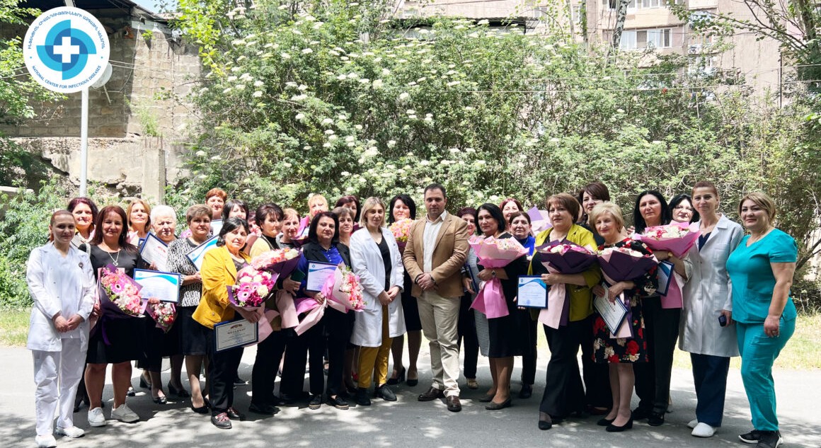 ԻՀԱԿ-ում 30 և ավելի տարի աշխատած բուժքույրերն արժանացան պատվոգրերի և շնորհակալագրերի