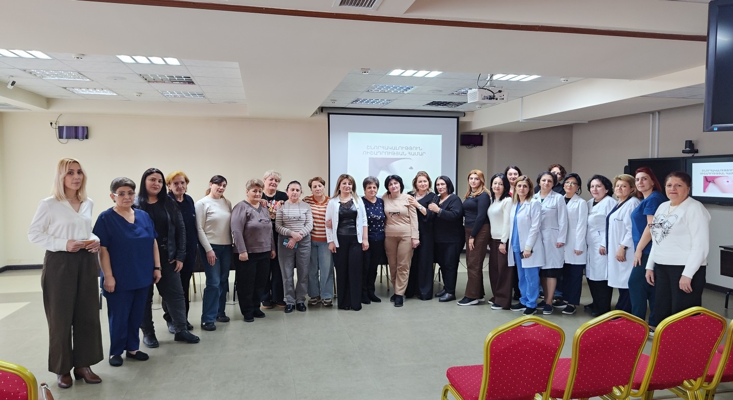 Շուրջ 110 միջին բուժաշխատող ԻՀԱԿ դասընթացին